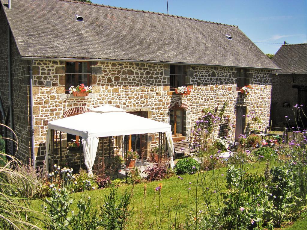 La Cloue Bed & Breakfast Sainte-Marie-du-Bois  Bagian luar foto