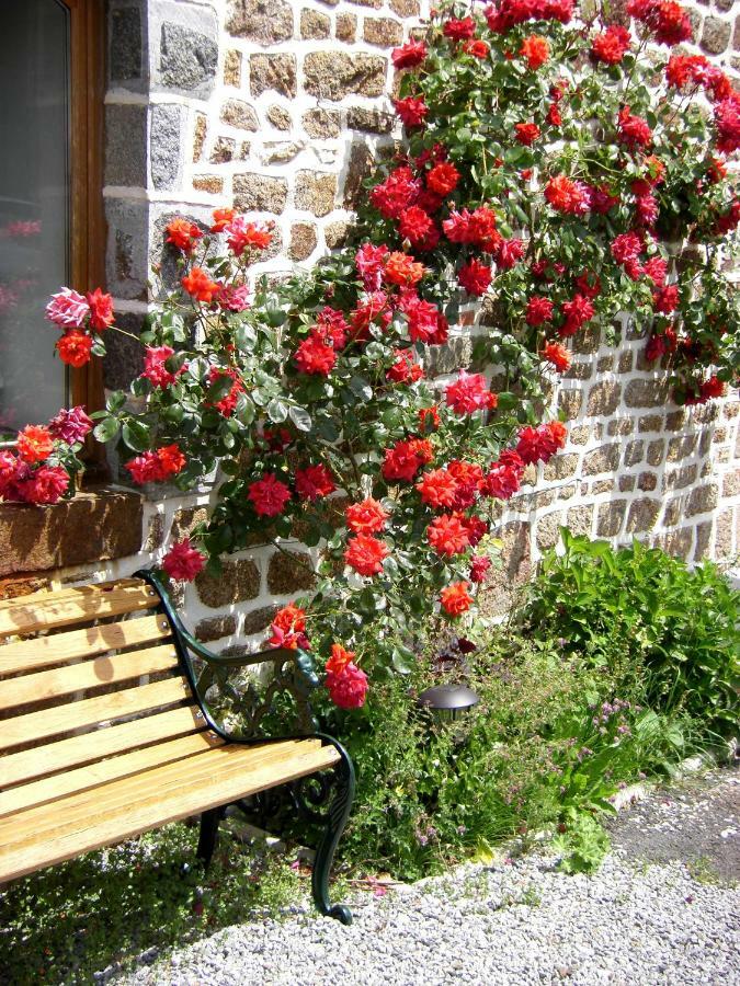 La Cloue Bed & Breakfast Sainte-Marie-du-Bois  Bagian luar foto
